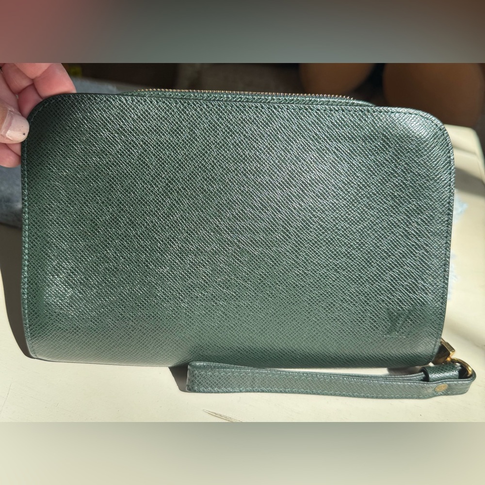 Auth LOUIS VUITTON Baikal Second Taiga Green Leather Clutch Bag France ๐๐๐ - Picture 3 of 16